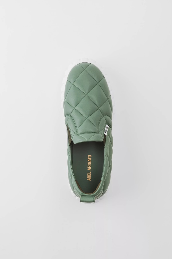 Axel Arigato Adaçayı üzerinde Pus Kayma