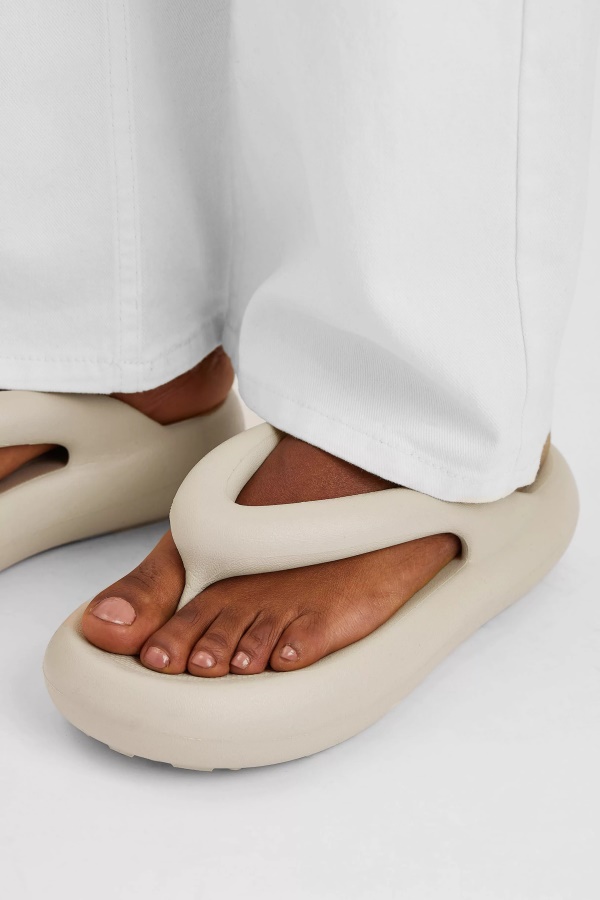 Delta Sandal Axel Arigato Bej