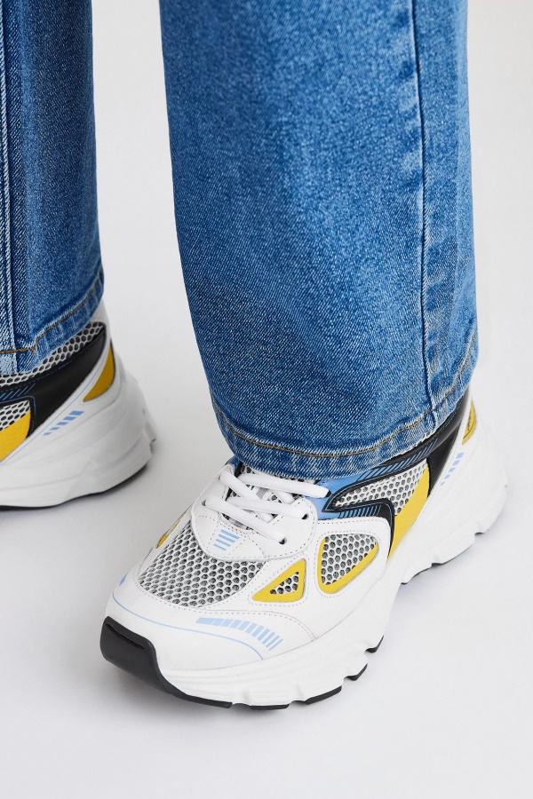 Maraton Koşucusu Beyaz Axel Arigato