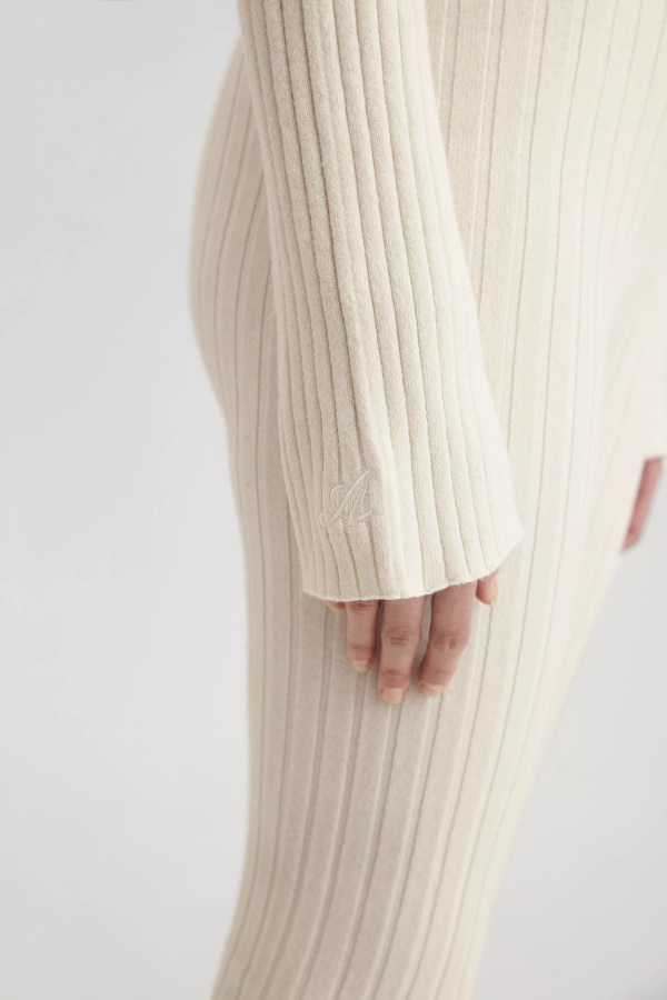 Imzalı Parlama Pantolon Ekru Axel Arigato